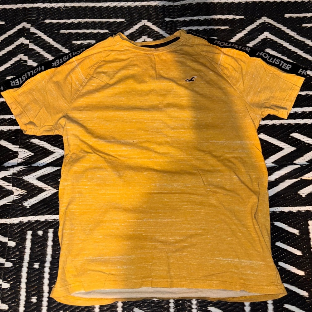 Hollister Yellow Short Sleeve Tee Classic Crew Neck